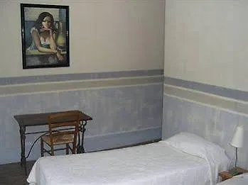 Hotel Le Petit Cosy Paris