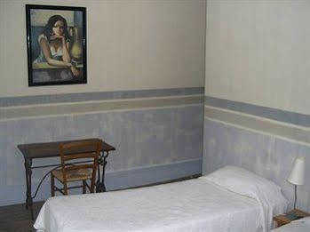 Hotel Le Petit Cosy Paris